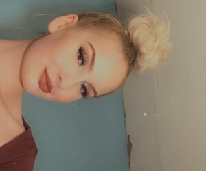 Zoe_bales